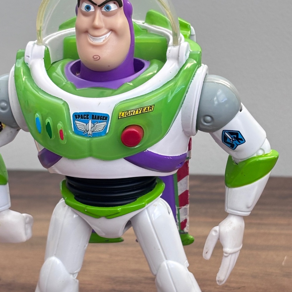 Disney Pixar Toy Story BUZZ LIGHTYEAR Astronaut Action Figure Toy Posable 2018 - Picture 5 of 12